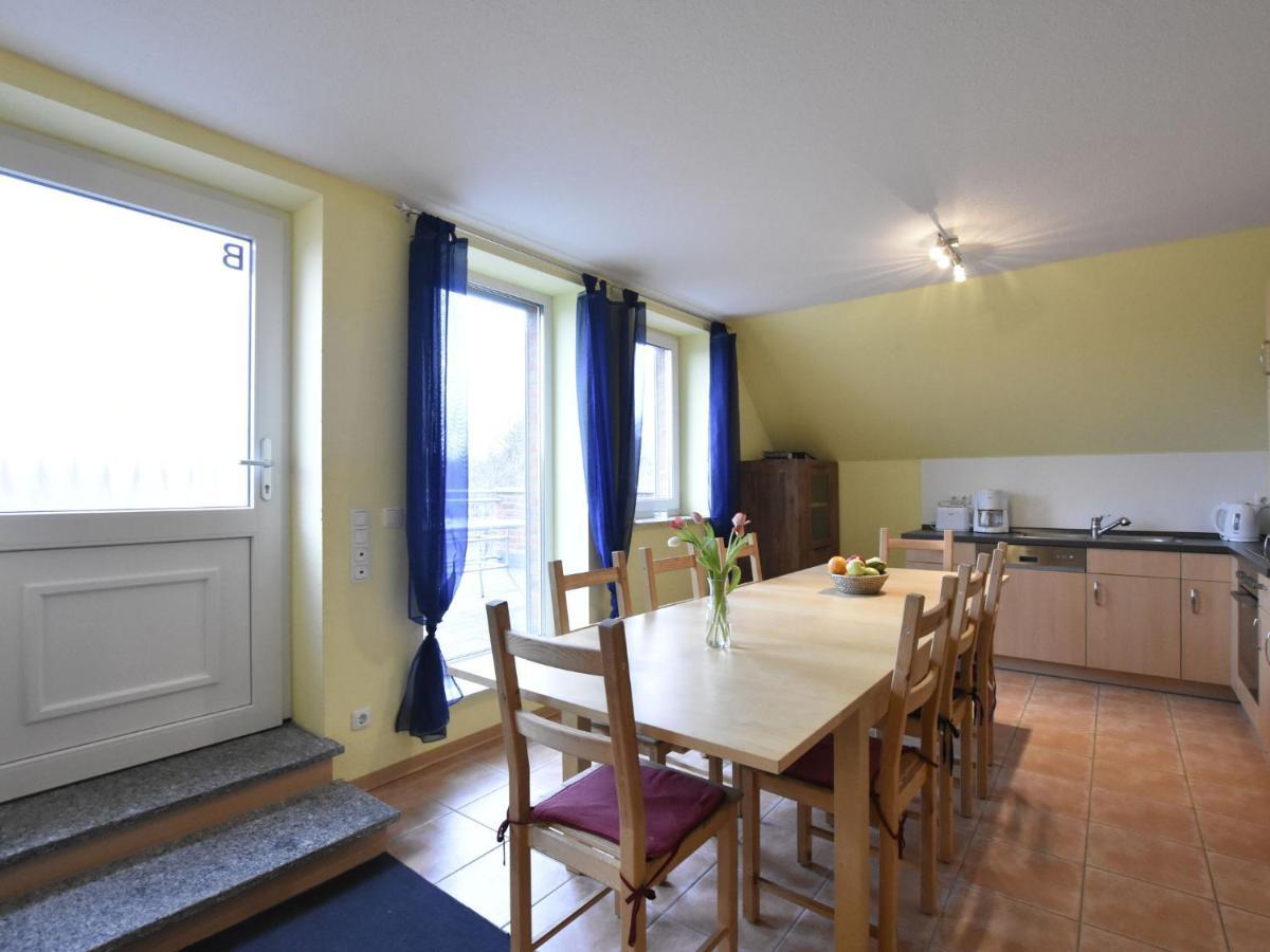 5-Bedroom Holiday Home In Zierow With Garden Rum bild